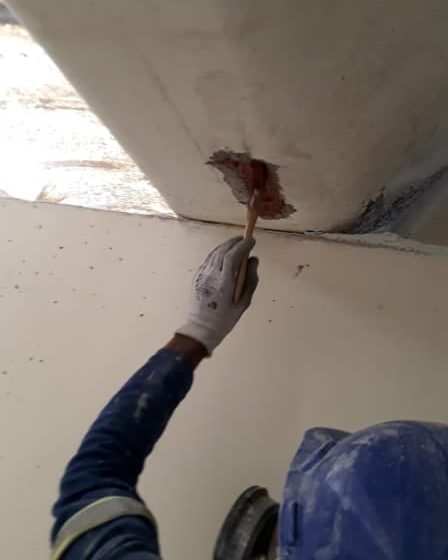 Onde e como tratar ferragem exposta de telhas de concreto?